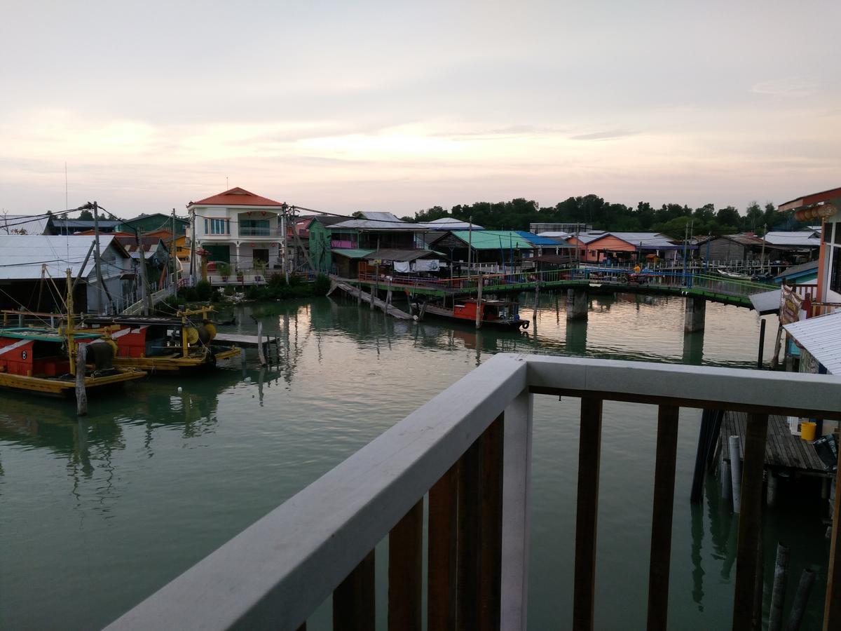 Ferienwohnung Pulau Ketam D'Island Beds&Cafe Bagan Pulau Ketam Exterior foto